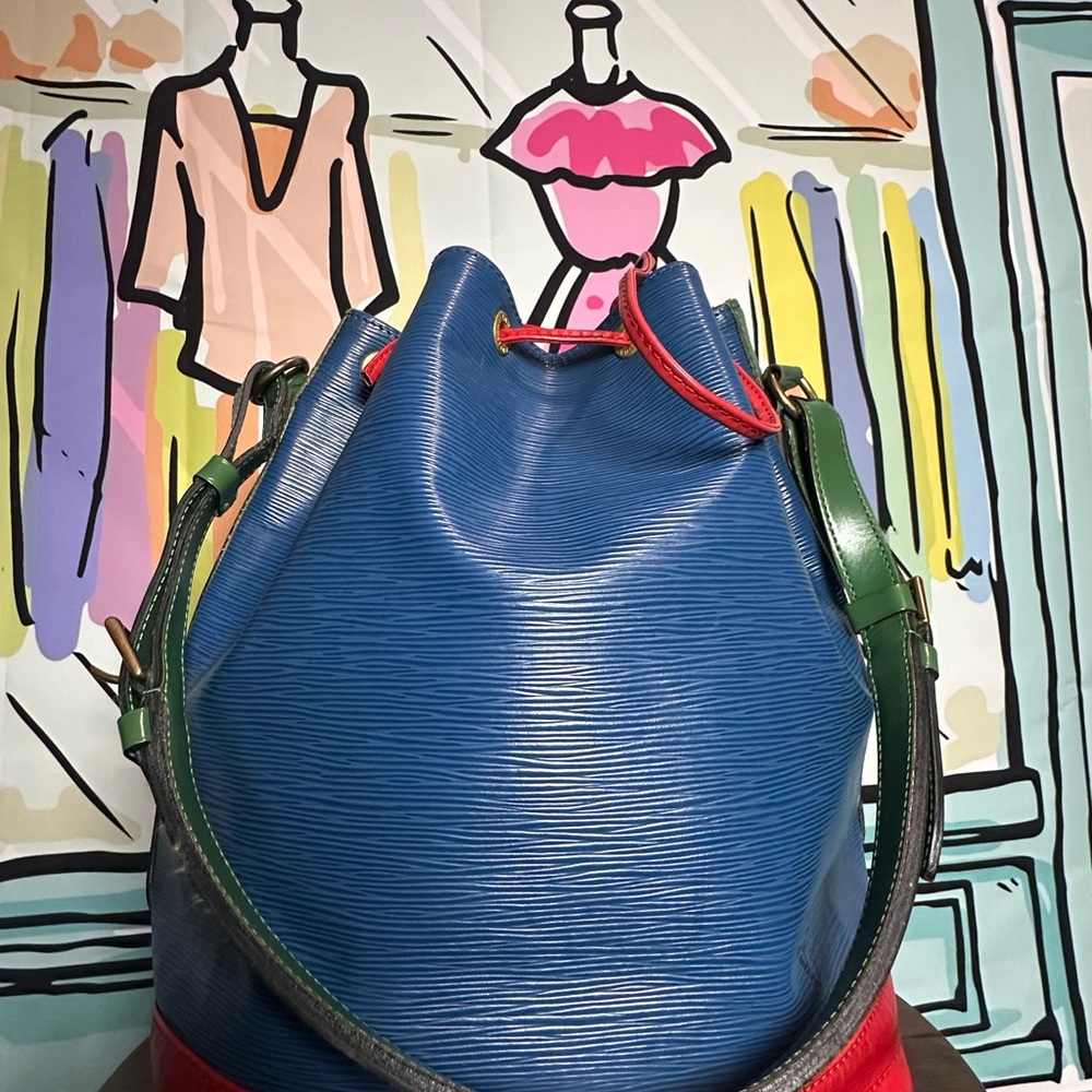 Louis Vuitton Epi tri color Noe